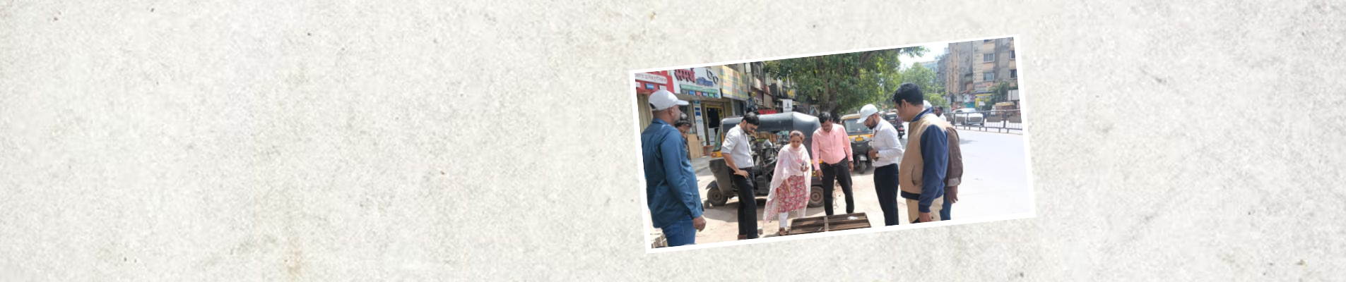 Deputy Commissioner Shri. Vijaykumar Thorat Reviews Storm Water Drain Cleaning Works in Warje-Karvenagar Area.